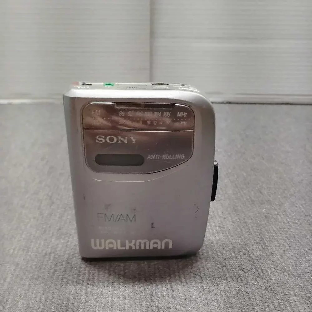 Sony WM-FX141 Walkman FM AM Radio Cassette Player Anti-Rolling Silver